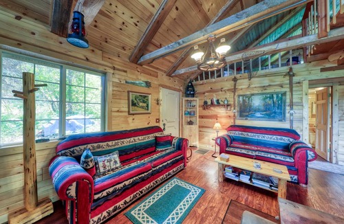Cascade Cabin | 95 m² Cabin ∙ 2 bedrooms ∙ 4 guests