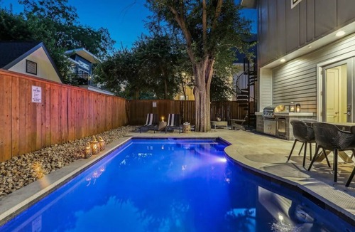Govalle House | 9BR East Austin Combo | Pool & Outdoor Dining