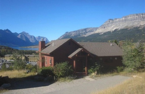 St. Mary Cottage | A 2 bedroom Cottage with breathtaking views of Glacier National Park