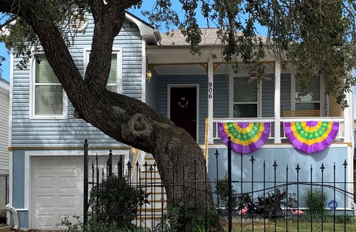 Galveston Cottage | A Bended Oak Bungalow by Ryson Vacation Rentals