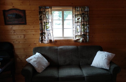 Columbia Falls Cabin | A charming cabin close to Glacier National Park, Flathead Lake, and ski resorts.