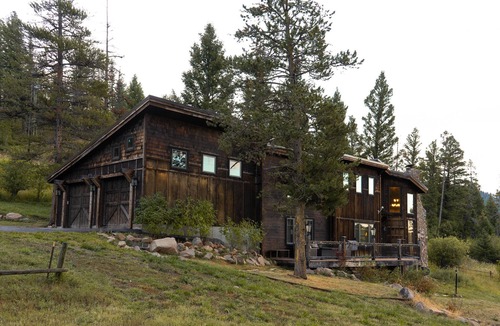 Bozeman Ski Chalet | A Cozy Chalet at the base of Bridger Bowl ski resort