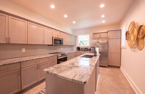 Xenia House | A historic 2 acre property just minutes from town