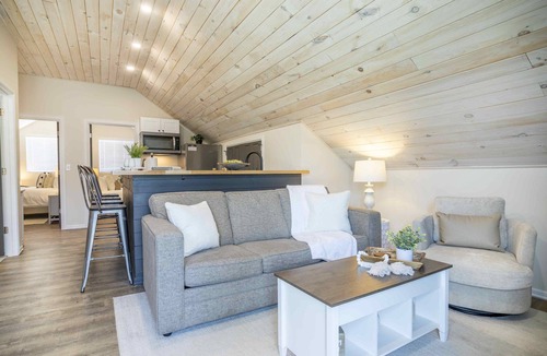 Walton Apartment | A homey haven, perfectly located between the Ark and the Creation Museum.