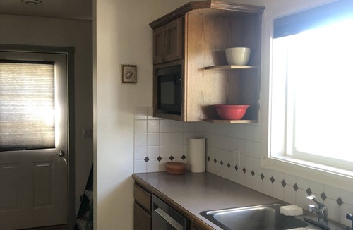 Hamilton House | A peaceful one-bedroom house next to the Bitterroot Mountains