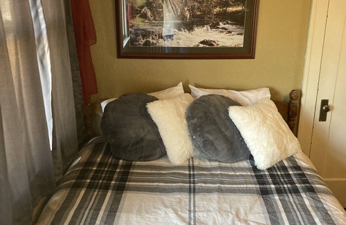 Bynum Bed & Breakfast | A quaint Bed & Breakfast in a historic home in Choteau, MT.