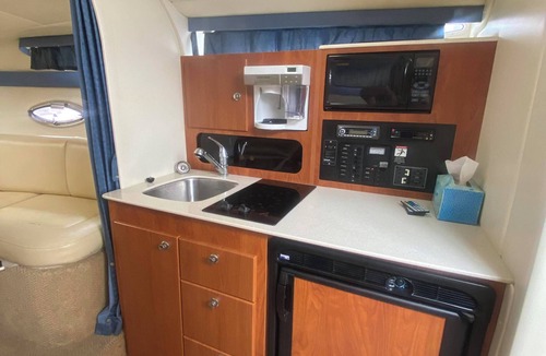 Marina Peninsula Boat Rental | A romantic night for couples in the yacht in Marina del Rey, Los Angeles