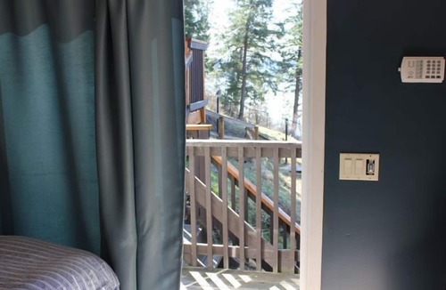 Coeur d'Alene Apartment | A Studio with a View above lake and Centennial Trail-Dock Access Included