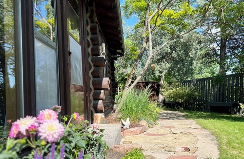Rimrock Cabin | A Western Cabin Retreat in the Heart of Billings.