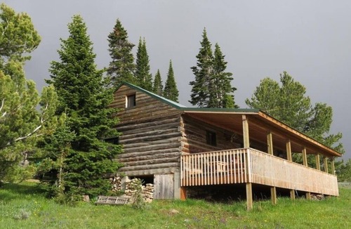 Shell Cabin | A Western Rose Cabin Shell, WY: The Big Horn Mountains nELK HUNT AREA 41