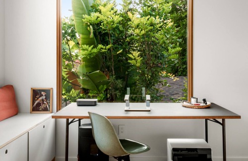 Venice House | Abbot Kinney 2-Story Bungalow w/Sauna and Plunge