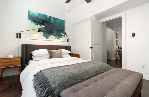 Montrose Apartment | Abode | Montrose | 2-Bedroom