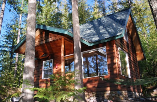 Columbia Falls Cabin | Absolutely Fantastic Lake Front Cabin Near West Glacier National Park