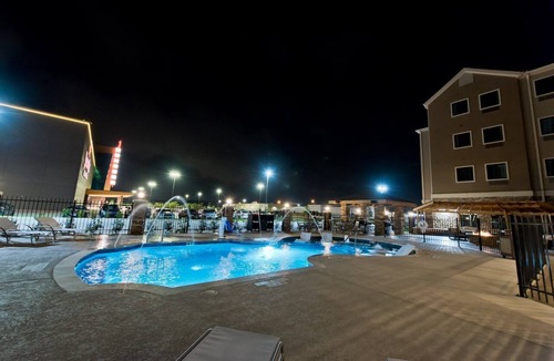 Humble Apartment | Accessible 1BR Suite w/ Free Hot Breakfast + Pool