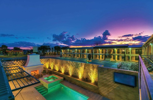 San Angelo Hotel | Accessible Queen Room with Modern Comforts – Ideal for Relaxing Getaways!