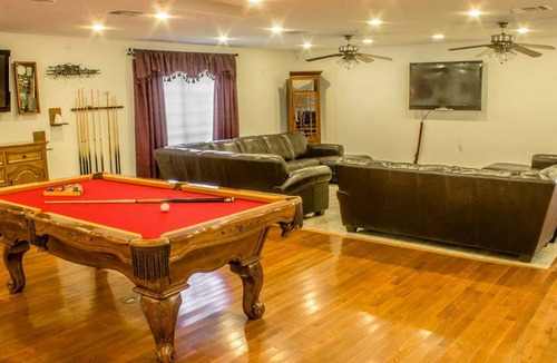 Biloxi Other | Accommodation ∙ 6 bedrooms ∙ 27 guests
