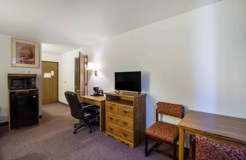 Medora Bed & Breakfast | Actual Drving 30 miles from MEDORA ,Nearby World Class Brewery Near NDMT border