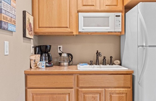 Hayden Condo | ADA Home with Cozy Fireplace, Close to Silverwood, Restaurants & Hayden Lake!