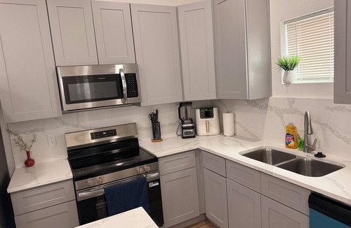 Northeast Houston Apartment | Adorable 3-bedroom apartment with AC in vibrant Houston