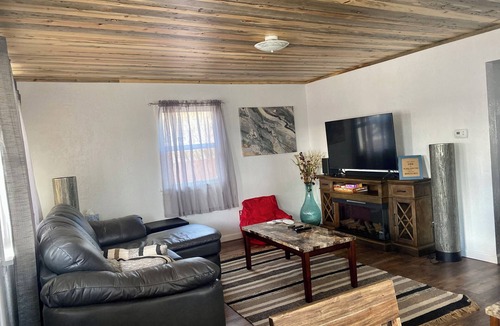 Otto House | Adorable 4 Bedroom Getaway