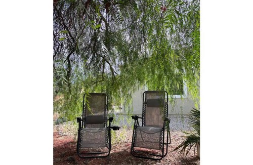 Agua Dulce House | Adorable and relaxing guess house