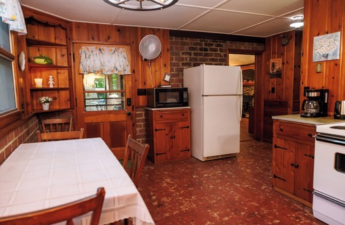 Carrollton Cabin | Adorable cabin with WiFi in charming Sherrodsville