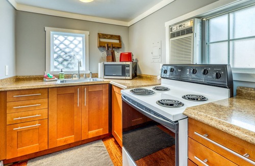 Depot Bench House | Adorable cottage — walk to downtown/BSU/River