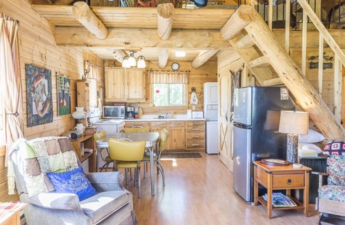 Whitehall Cabin | Adorable Montana Country Cabin