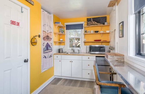 North Charlotte Apartment | Adorable Solo-Traveler Retreat