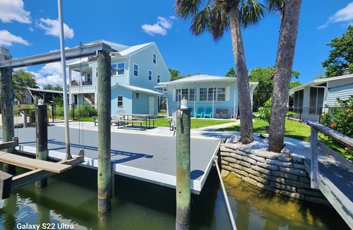 Crystal River House | Adventurous Fish Tales- Deep water canal!