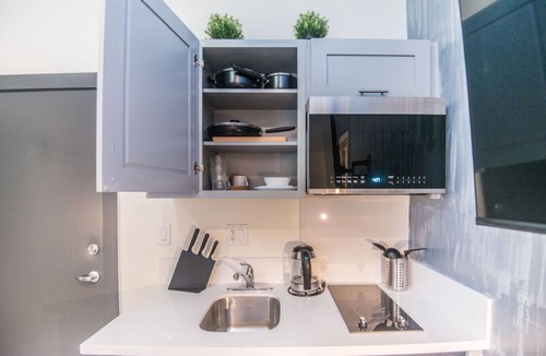 Downtown Los Angeles Apartment | Affordable Cozy Quite Tidy Studio Near USC Village
