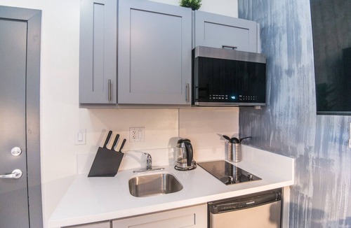 Downtown Los Angeles Apartment | Affordable Cozy Quite Tidy Studio Near USC Village