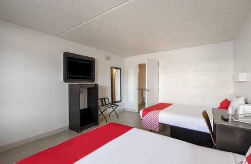 Memorial Hotel | Affordable Room Near The Galleria for Budget Stays in Houston Energy Area