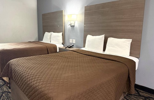 Westfield Hotel | Affordable Room w/2 Queen Beds | 8.8 miles to IAH Airport | Free Parking