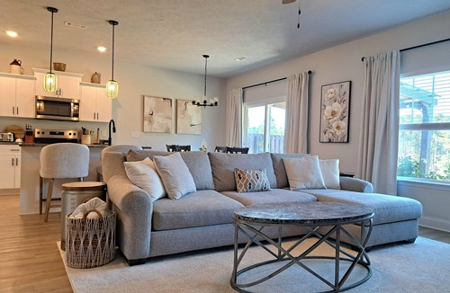 Warrenville House | Aiken Hillside Home 2 bedroom plus office, Monthly Stays Welcome