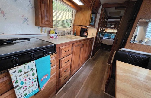 Lawton House | Airstream w flush toilet, city water, hot tub