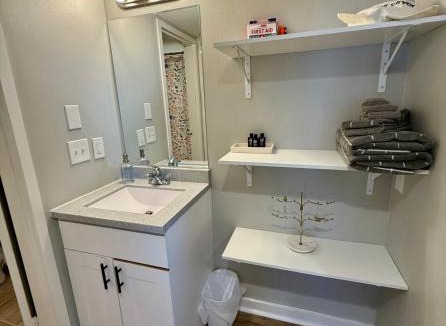 South Central Omaha Apartment | Aksarben View Gem-Near UNO