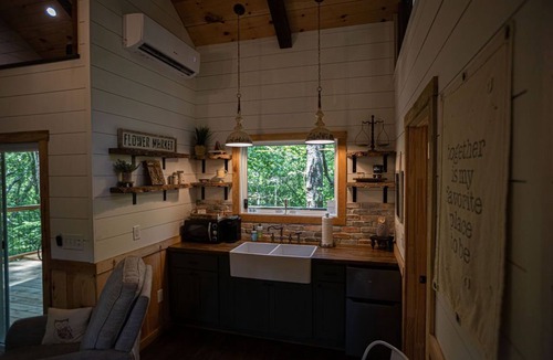 Dahlonega Cabin | Al's Nest: Secluded Treehouse Overlooking Creek