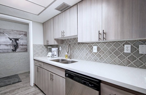 Desert Shores Condo | ALL REVIEWS are 5-STARS! Lakefront + HEATED pool + King & Queen beds