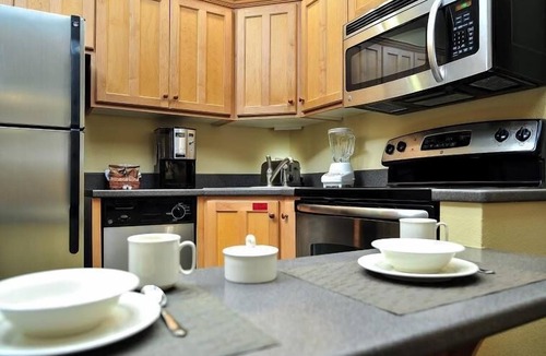 Brian Head Condo | All - Seasons Mountainside 2BR w/WiFi, Resort Pool & Steam Room