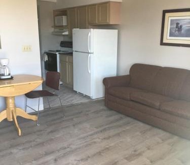 Lewisburg Hotel | All Suites Inn Budget Host