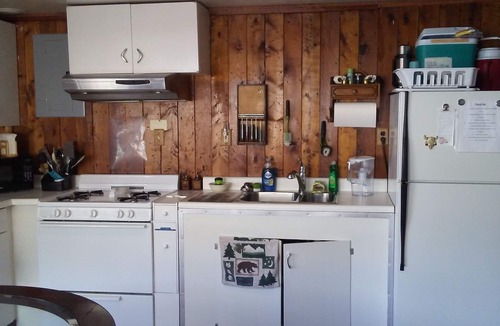 Gardiner House | All the Comforts Of Home Surrounded By The Rocky Mtns. & Yellowstone Park