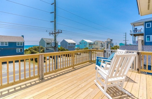 Surf City House | Almost Beachfront - Cozy 2nd Row Home with 4 Bedrooms