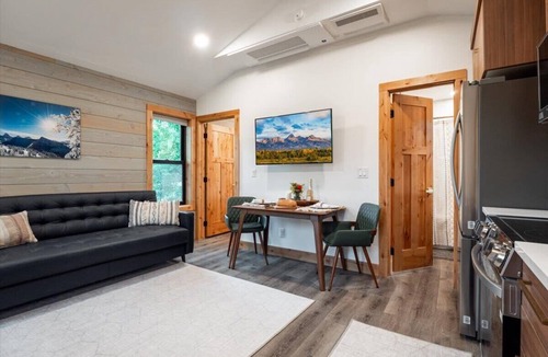 Victor House | Alpenhaus - Yellowstone, GTNP, Targhee, Jackson