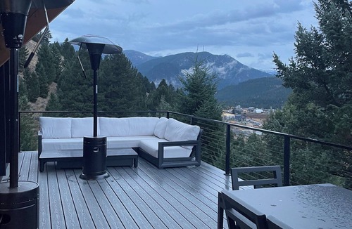 Gallatin Gateway House | Amazing Family Chalet in Big Sky - 10 min from slopes in town center