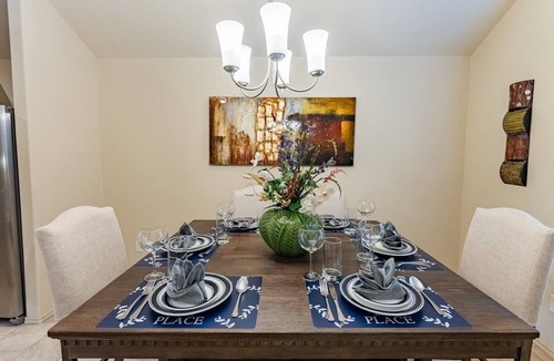 Spring House | Amazing & Modern 3BR, 2BA Home near IAH, DT