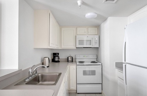 Penn Quarter Apartment | Amazing Penn Quarter Studio w/Gym, DM & W/D, near Metro, by Blueground