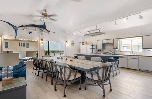 Port Mansfield House | Amazing Water Views - Well Stocked - Plenty of Parking - Close to Boat Ramp
