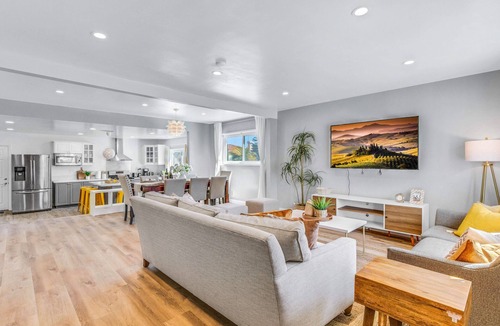 Seaside House | Amazingly Designed Torrance Home near SoFi - Perfect for World Cup Fans!