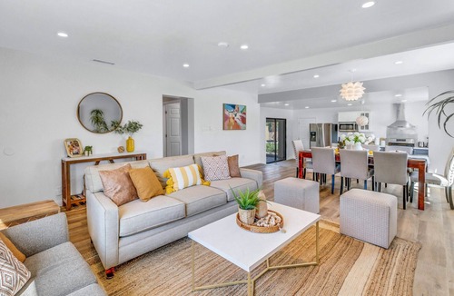 Seaside House | Amazingly Designed Torrance Home near SoFi - Perfect for World Cup Fans!